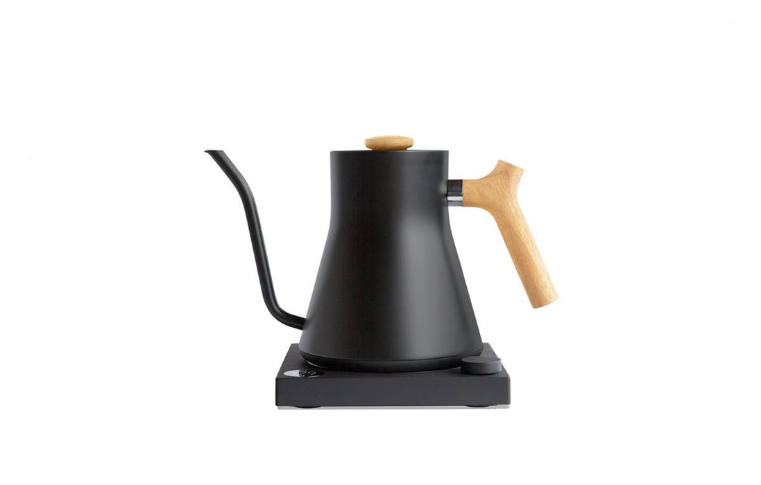 Stagg EKG, Matte Black w/ Maple Accents