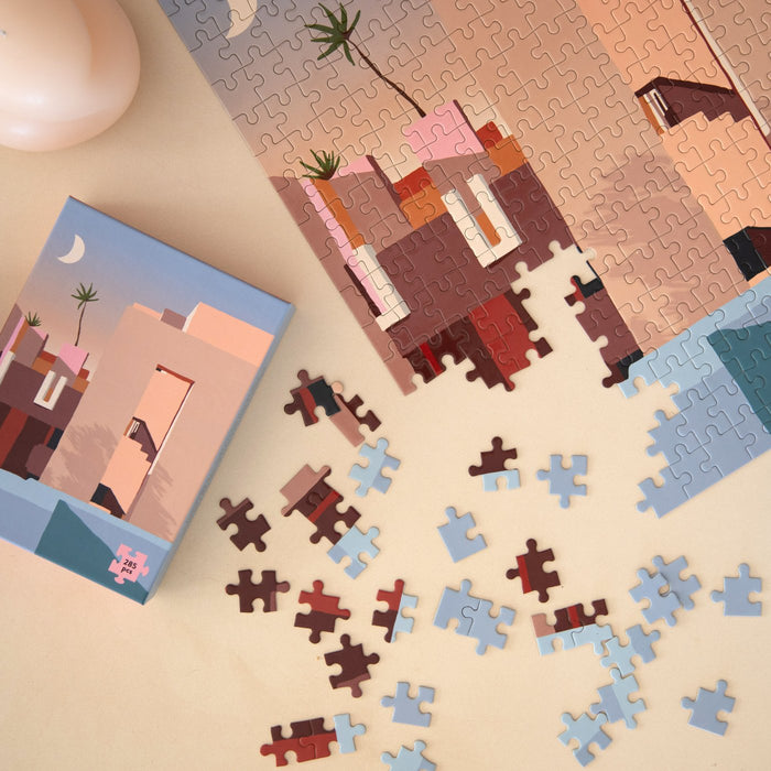La Muralla Roja Puzzle 285 Piece Puzzle